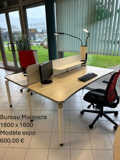 BENCH MAJENCIA MODELE EXPO.