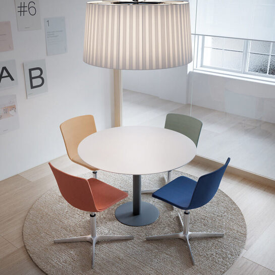 chaise-glove-pied-central